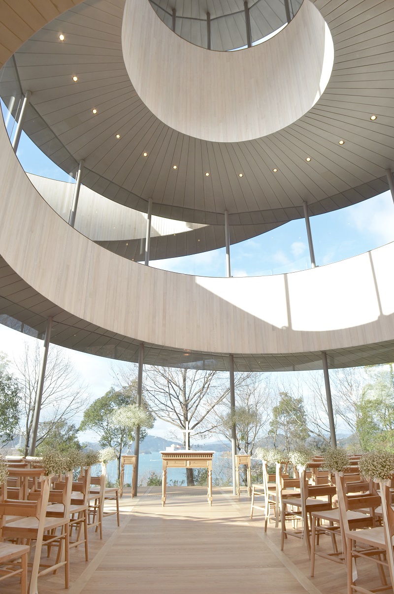 世界初の二重らせん構造のRibbon Chapel（リボンチャペル）─JCDデザインアワード2014大賞受賞、ベラビスタ境ガ浜が叶える夢のようなリゾートウェディング